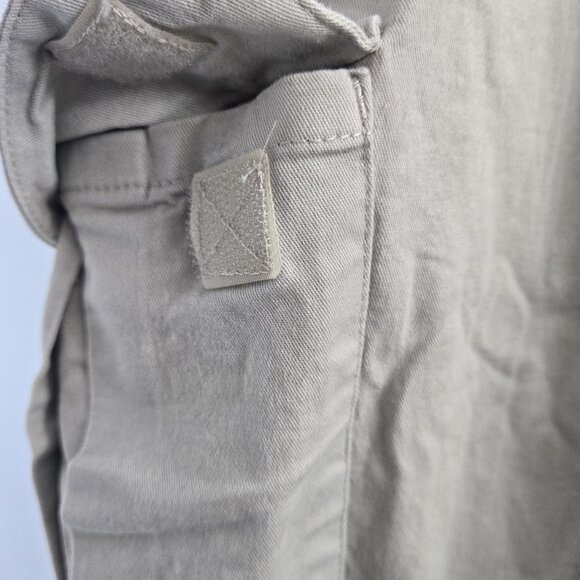 Haggar Pants Mens 36 X 30 Beige Khaki Classic Fit Cotton Blend Cargo Workwear - Picture 4 of 9